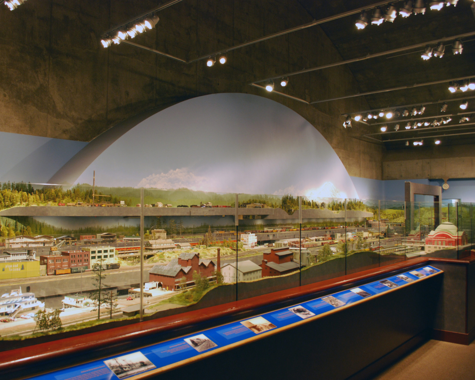 Washington in the 1950s model railroad at the Washington State History Museum